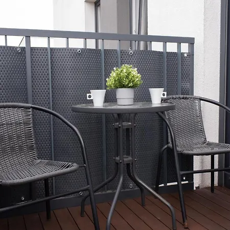 Apartment Rentplanet - Przy Lotnisku Poznan