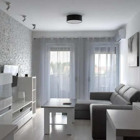 Rentplanet - Przy Lotnisku * Poznan