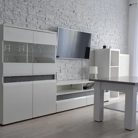 Apartment Rentplanet - Przy Lotnisku Poznan