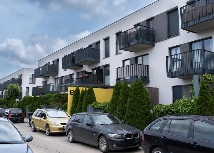 アパート Rentplanet - Przy Lotnisku ポズナン